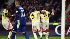 Юве изпусна победата във Франция, Лил спря нов колос 