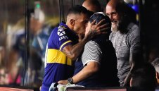 Наздраве! Диего Марадона си свали гащите и си показа задника + ВИДЕО (18+)