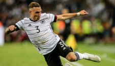 Байерн привлича национал на Германия