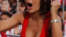 Засукана и пищна парагвайка стана най-секси фенка в ЮАР