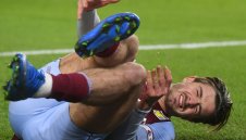 Талисманът на Астън Вила пропуска още един мач