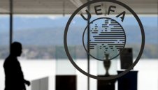 УЕФА наказа Лацио и Шахтьор