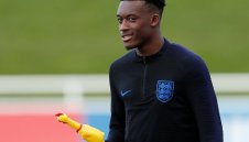 Стана ясно с каква заплата Челси отказва Хъдсън-Одой от Байерн и Юнайтед