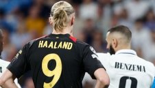 Жестока конкуренция: И най-добрият централен нападател в света е...