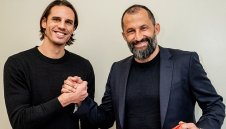 ОФИЦИАЛНО: Байерн привлече Ян Зомер + ВИДЕО