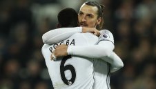 Юнайтед продължава да гази, но и не без помощта на съдиите + ВИДЕО