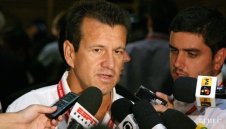 Дунга пренебрегна Адриано, Пато и Роналдиньо за Мондиала