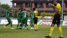 Валентич скочи на съдиите след загубата от Лудогорец