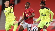 Нюкасъл загуби още двама важни играчи