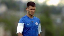 Венгер е на път да реши проблемите си в защита с босненски национал