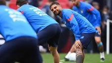 Лацио връща недоволния Инсиние в Европа