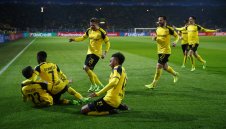 Безпощаден Дортмунд строши крилете на "орлите" и се класира на 1/4-финал + ВИДЕО