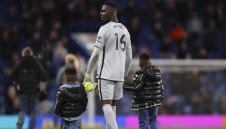 Обявиха го за некадърник, а днес посяга към Ушатата