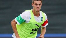 Наполи краде защитник на Юве