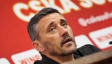 Шеф на ЦСКА оплю Душан Керкез