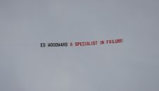 Натегач: Жозе Моуриньо защити шефа си