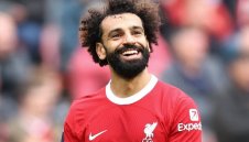 Ливърпул излъга Евертън, Салах блести