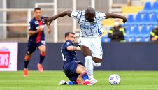 Интер с нова победа, чака помощ от Сасуоло за титлата