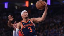 Ню Йорк шокира Сиксърс в края и дръпна с 2-0 в серията