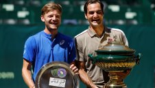 Федерер прегази Гофен и спечели рекорден 10-и трофей на турнира в Хале