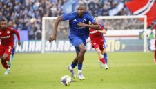 Сангаре игра в благотворителен мач в Мали