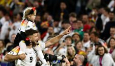 Бундестимът се преклони пред германските фенове