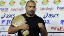 Багата отговори на Тибура: Брадата му не е много добре