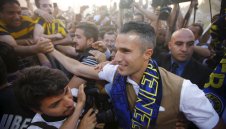 Фенербахче финализира трансфера на ван Перси