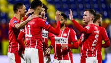 ПСВ Айндховен ще зимува на върха в Нидерландия