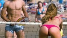 Звезда на MTV чака дете от футболист