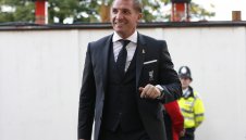 Брендън Роджърс има три мача, за да спаси поста си