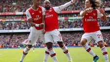 Арсенал се справи с коравия Бърнли и оглави класирането във Висшата лига