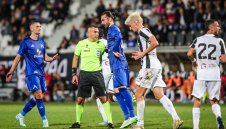 Фатална грешка провали Левски! Локо Пд спря серията без загуба на „сините“