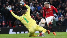 Феновете на Червените дяволи скочиха на "алчния" Антъни