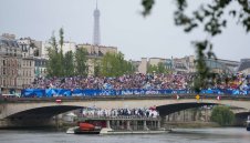 Французите отново се изложиха: Качеството на водата в Сена било "отвратително"