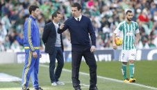 Гари Невил поиска още време