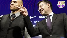 Режат заплатите и в Барса заради коронавируса