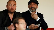 Бивш мениджър на Челси се бори с рака от една година насам
