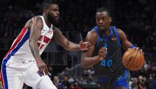 Трансферираха играч от НБА по време на мач