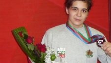 Тайбе ги мина всички