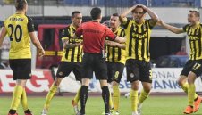 Шефовете на Ботев изригнаха, искат преиграване на мача със Славия