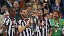 Бонучи: Дано отново видим Пирло и Тевес в съблекалнята ни