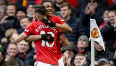 Лудост в Англия! Блокират болница заради Висшата лига?