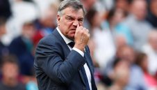 Eвертън бие шута на Големия Сам