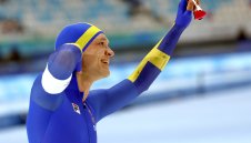 Нилс ван дер Пул с фурор на 5000 метра пързаляне с кънки