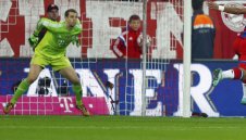 Вратарската криза в Байерн се задълбочава