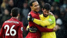 Ливърпул иска да обвърже с нови договори Ван Дайк и Алисон