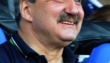 Тодор сваля картите до дни