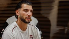 Нападател на Валенсия е задържан за сексуално посегателство 