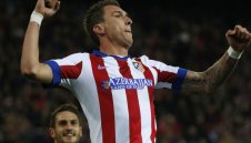 Манджукич минава медицински прегледи в Юве